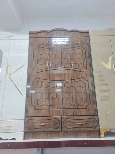 Шкаф