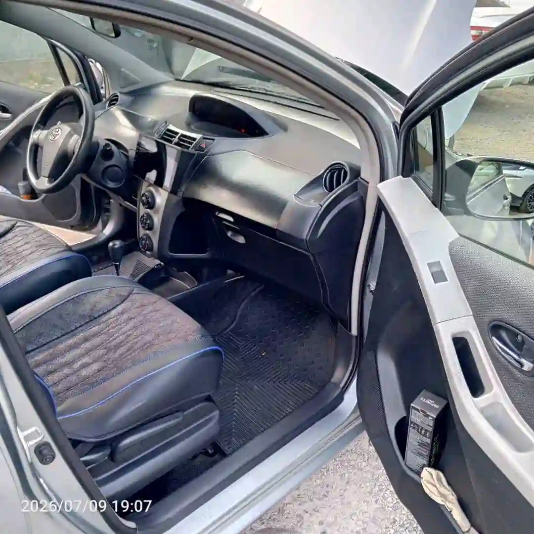 Toyota Vitz 2010
