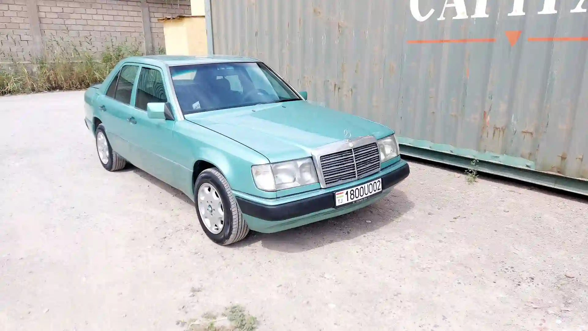 Mercedes-benz W124 1990